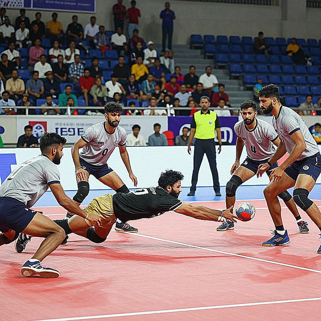 স্কোর-ডিফারেন্সের ছুরি: এশিয়ান গেমস কাবাডিতে বাংলাদেশের বিদায় ও সেমিফাইনালের চার মুখ