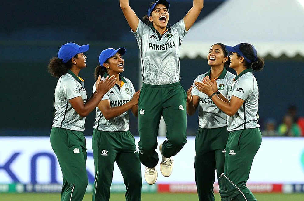 গাব্বায় ইনিংস ব্যবধানে হার: অস্ট্রেলিয়া কোথায়, বাংলাদেশ কোথায় — সংখ্যাগুলো যা বলে না