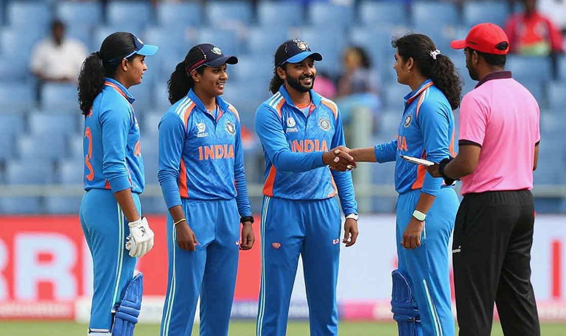 ১৩ ম্যাচে ১ উইকেট: রেনুকার জায়গায় জিনতিমণির ডাক ভলিউমের হিসাব, নাকি পেস পাইপলাইনের ফাঁস?